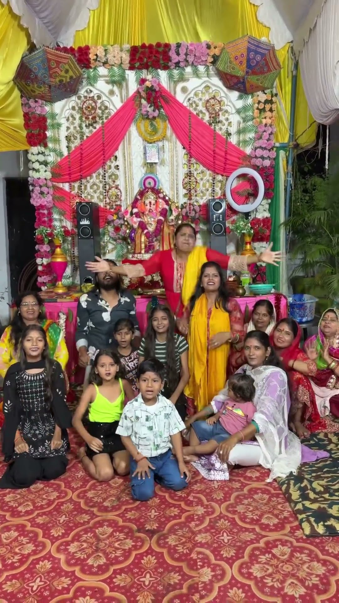 Saare bolo Ganpati Bappa ❤️? Ganpati Bappa Morya ? #ganpatibappamorya #shorts #ganesh #funny