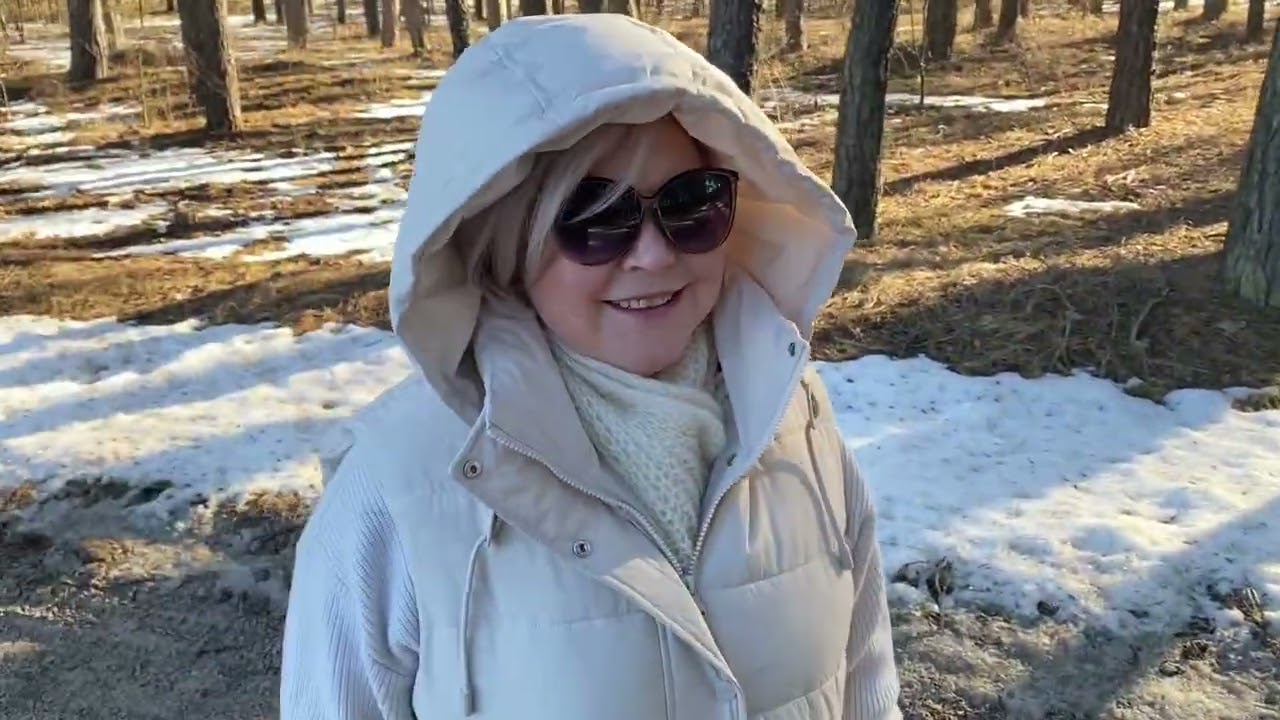 С праздником родные! Посмотрите кого мы встретили в лесу,это просто чудо! Не хочу,не поеду я в Альпы