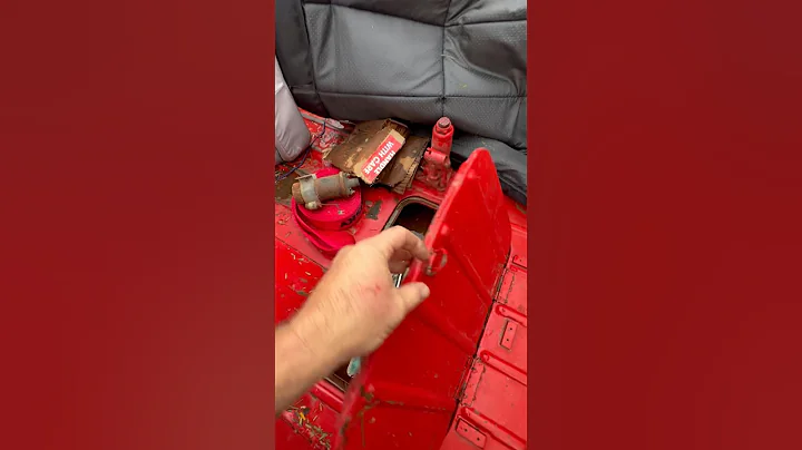 Why are all the toolboxes rusted out on Willys Jeeps? #jeep #willys #m38 #military #1951 #4x4 #cj2a