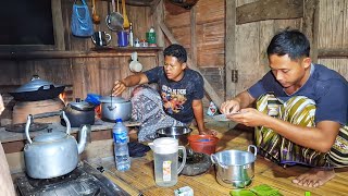 Diguyur Hujan, Malam Ini Aku Masak Kue Kukus, Sebelum Tidur