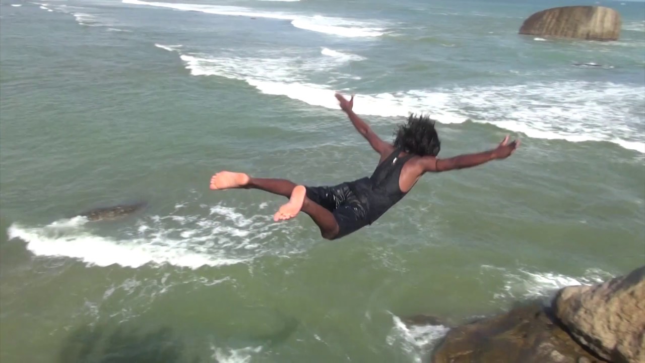 Galle Cliff Divers in Sri Lanka