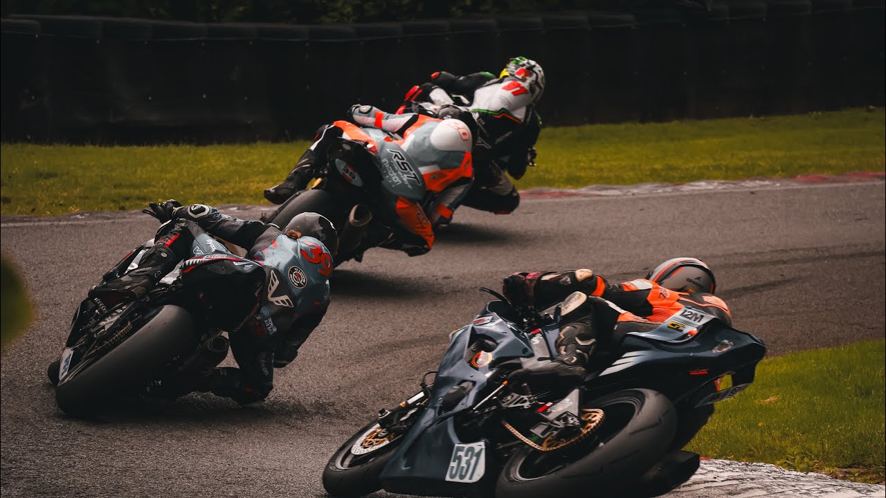 BMCRC Club Bike Championship [Cadwell Park] - YouTube