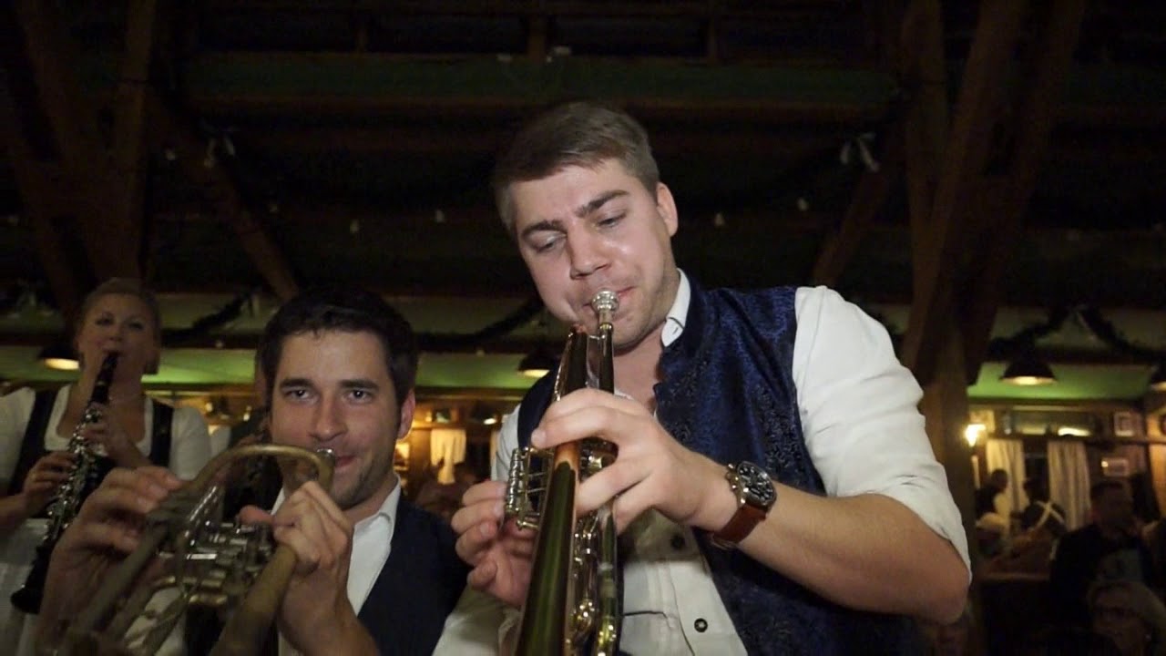 Kapelle Kaiserschmarrn Volkssängerzelt Schönheitskönigin