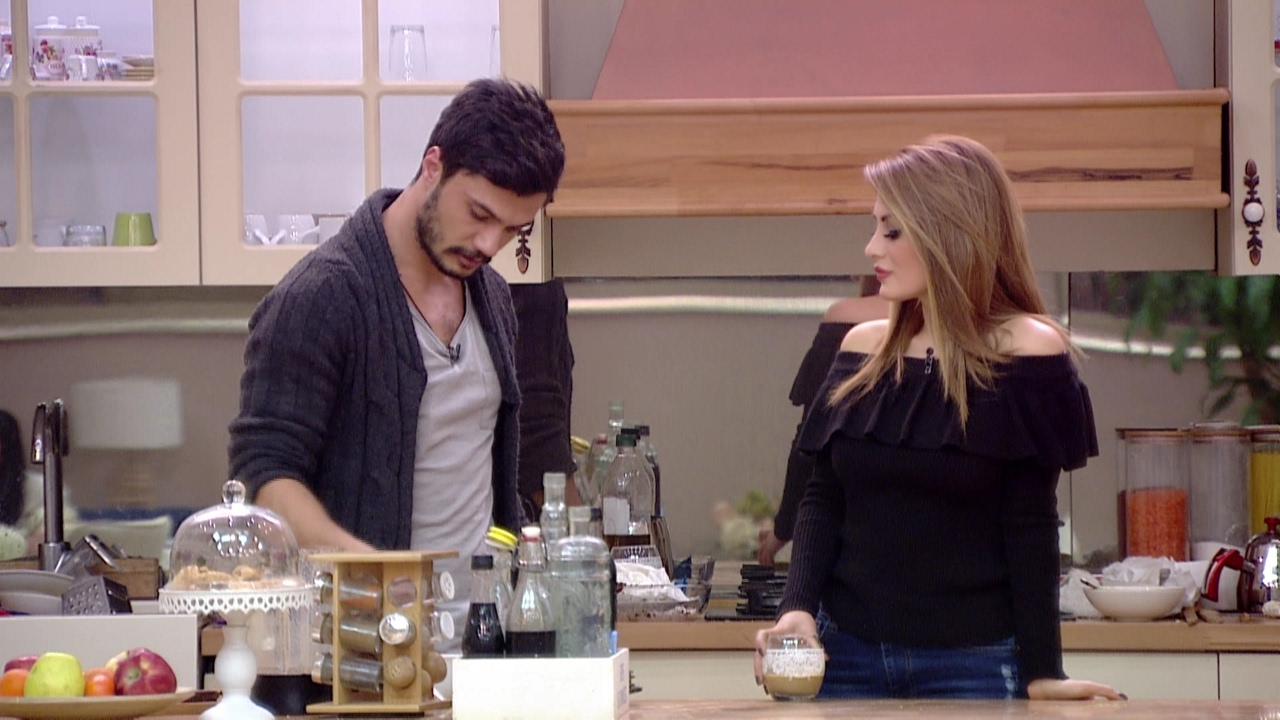 Kısmetse Olur - Akın, Tuğçe'ye sitem ediyor!