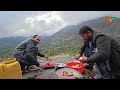 نان چاشت را در شب خوردیم غذای مزه دار در بلند های کوه 