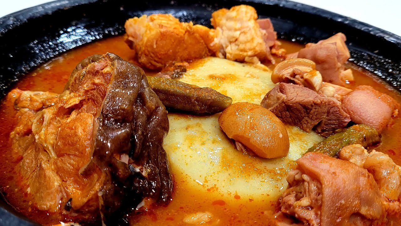 How to prepare the best Ghana smoke fish and pig feet light soup. YouTube