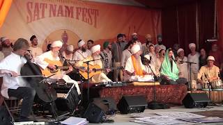 Miniatura del video "Thousand Suns ~ The GuruGanesha Band & Guru Singh LIVE at Sat Nam Fest West 2012"