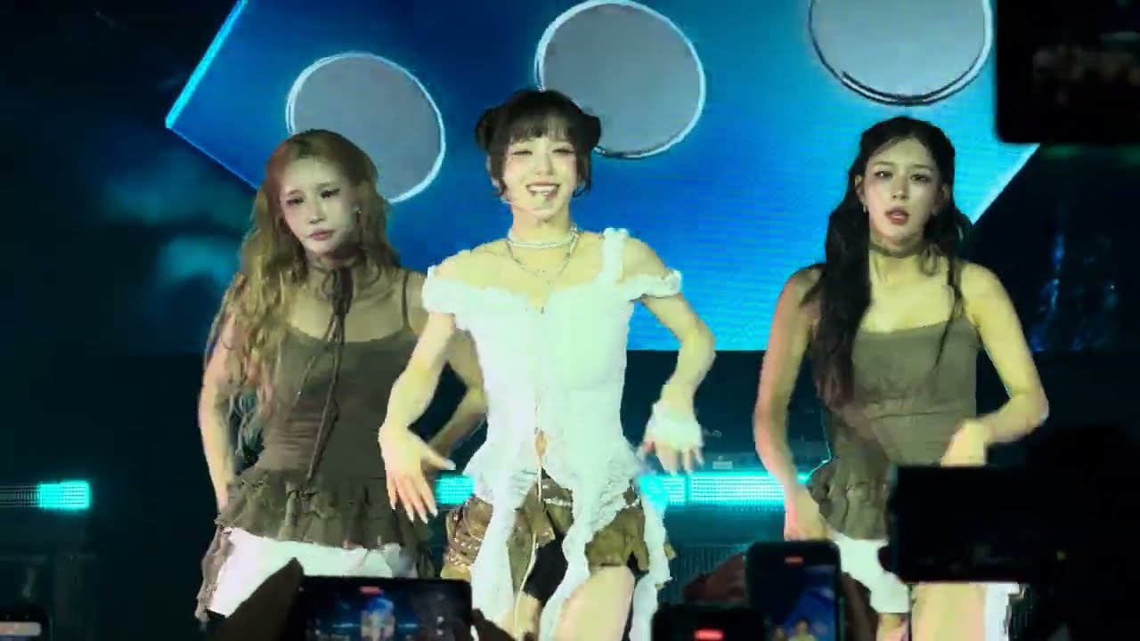 ARTMS - Video Game (HeeJin) | Grand Club Icarus, Warsaw 2026 [14]