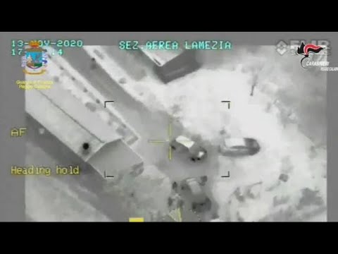 ‘Ndrangheta, catturato in un casolare il latitante Domenico Bellocco: il video dell’operazione