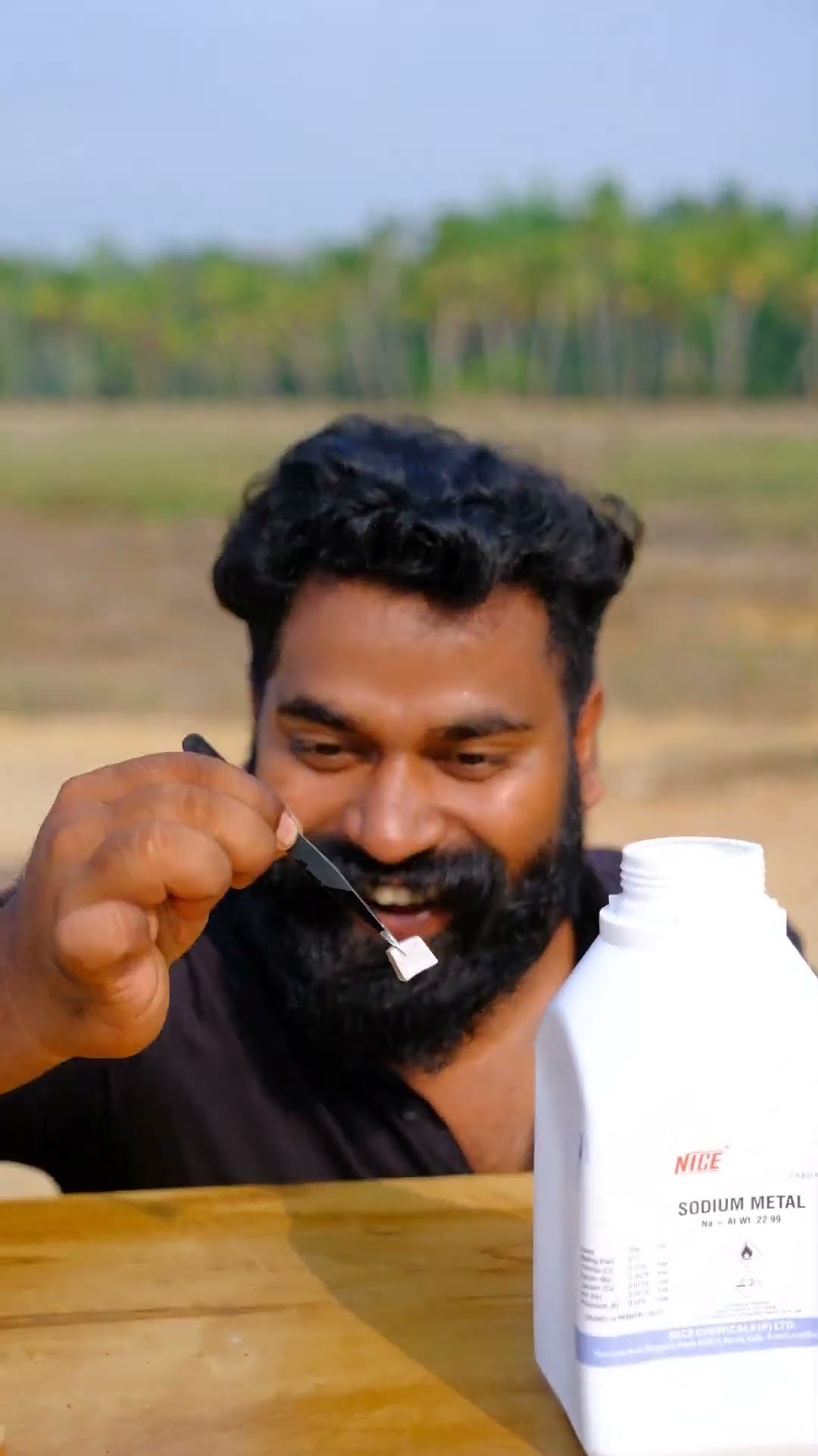 Kunjuttan Rocks : 13 | Sodium Metal Cigarette Experiment | M4 Tech | #shorts