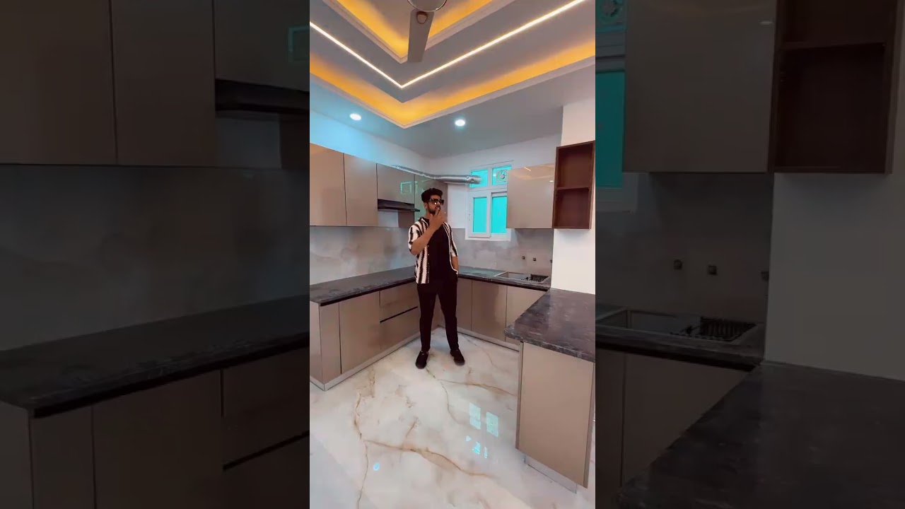 Spacious 3BHK ( 115 Gaj ) On-road property with modular kitchen  Location Chhatarpur 📞 9821777245