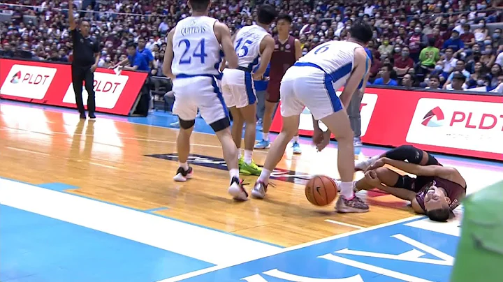 Zav Lucero apparent injury in 4Q | UAAP Season 85 ...