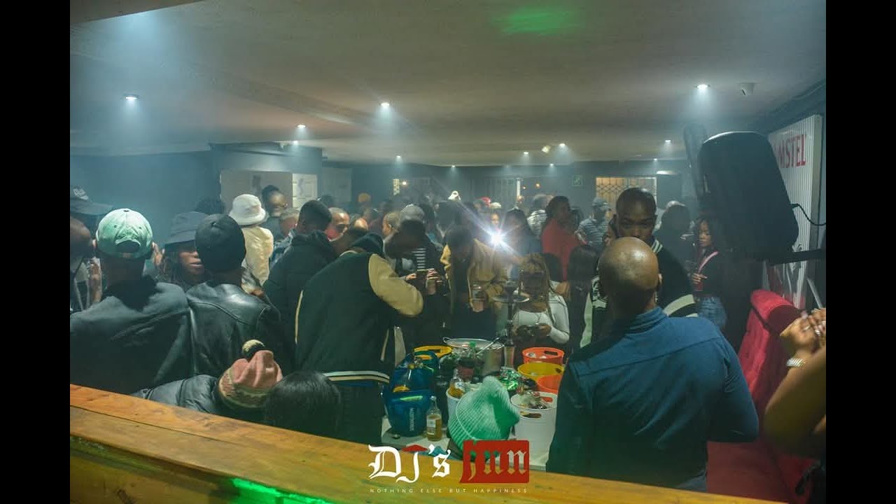 uBizza Wethu - Siya DefenderMIXTAPE