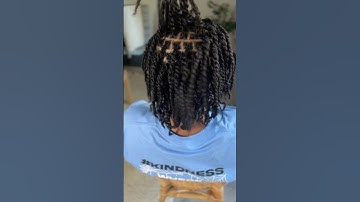 Pre-parting my daughter’s natural hair for two-strand twists #twostrandtwist #hairstyle #naturalhair