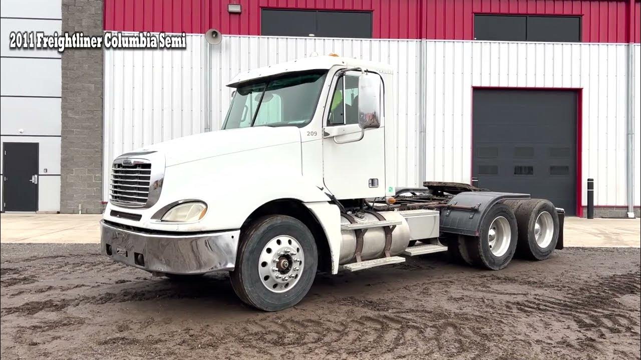 MONSTER ENERGY - FREIGHTLINER BIG RIG TRUCK (18 WHEELER)