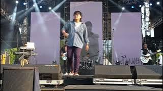 Live in concert Leeyonk Sinatra Curhat Untuknya