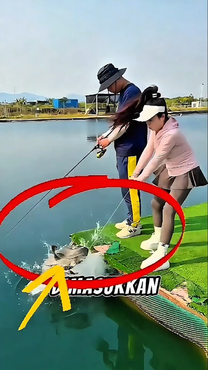 Look guys fishing without a rod 😱 #shorts #fishing #mancing