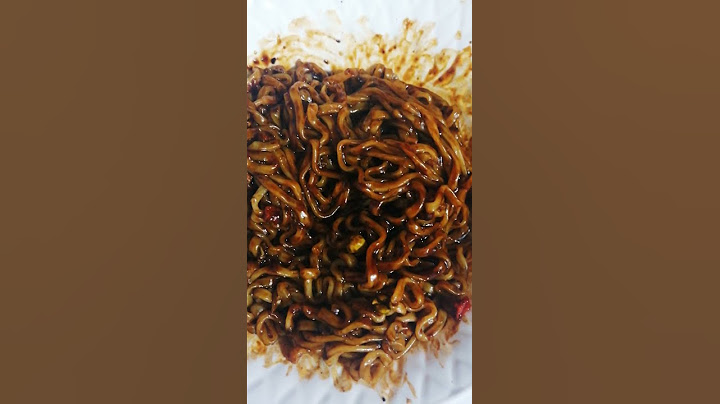 جربت النودلز الكوري بنكهة الدجاج الحار🤯😲جربت وجبت رايي الفديو كامل بقناتي