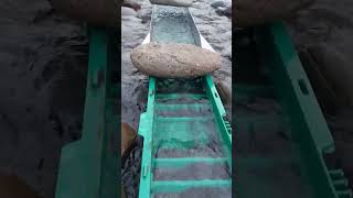 Sluice Fox - Dream mat combo sluicing Oregon Coast GOLD Pt2 Tremendous black sands!