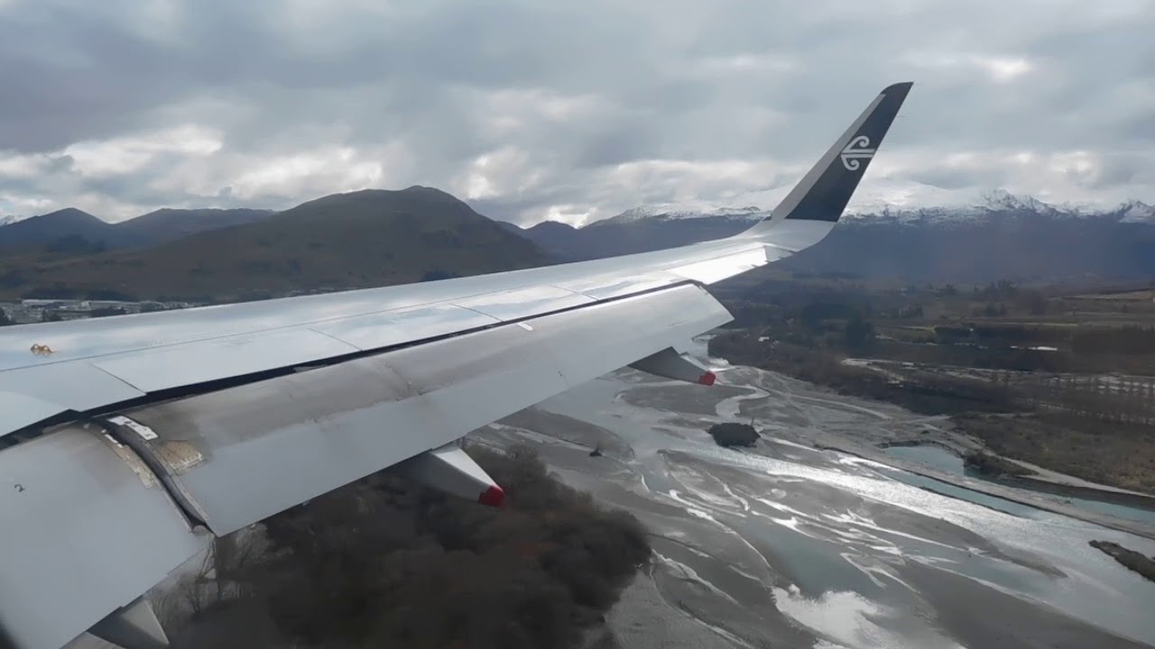 Air New Zealand A320 NZ605 Landing in Queenstown - YouTube