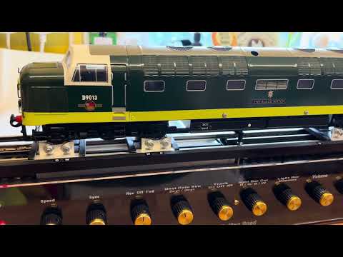O Gauge Rolling Road demo with ACE Trains DCC Deltic