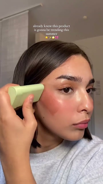 Download lagu Achieve sunkissed effects with our On-the-Glow Bronze! β¨ #PixiBeauty #Makeup @saniyafarrukh_