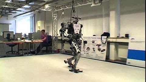 Humanoid Robot LOLA fast walking