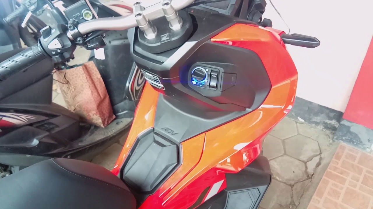 Honda ADV 150 | First user - YouTube