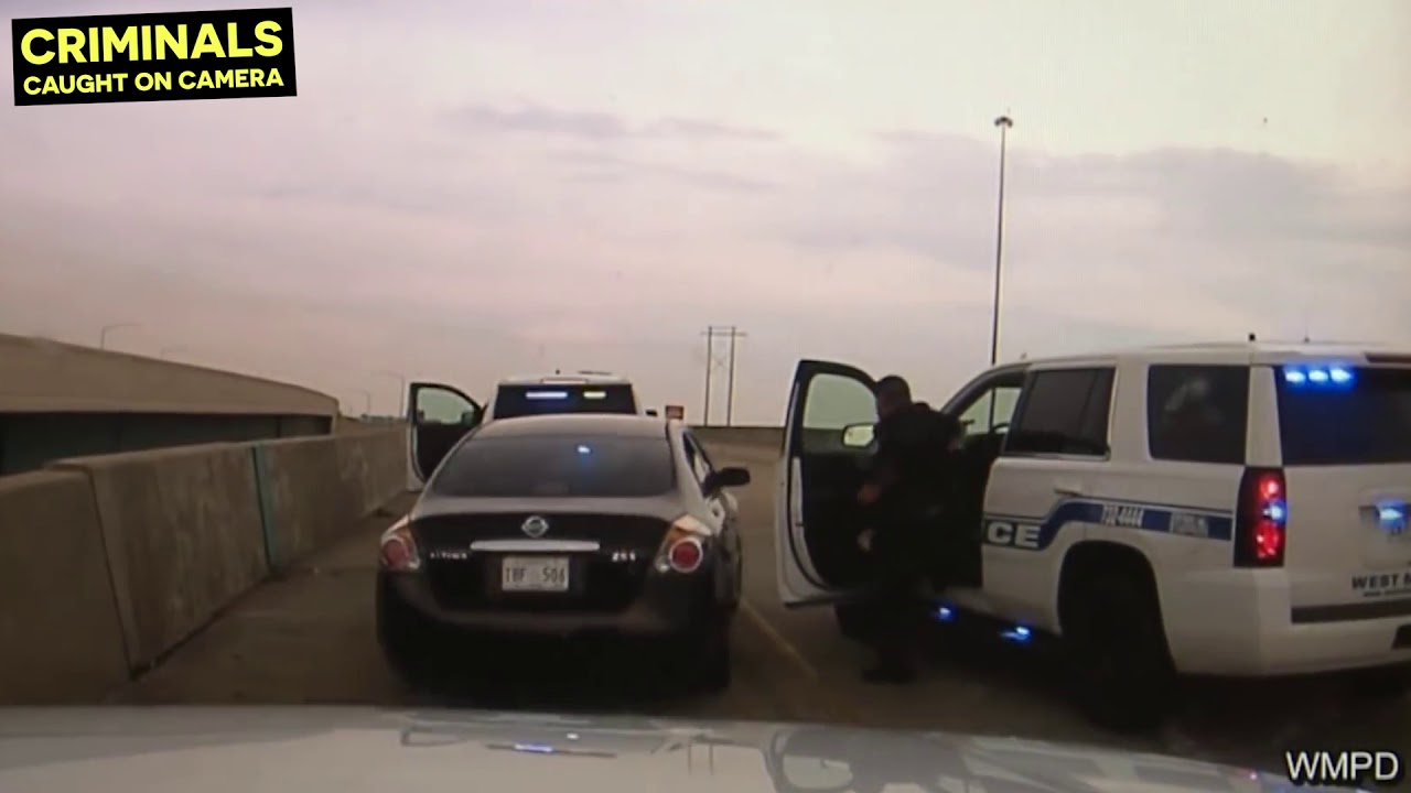 Idiot Driver Attempts to Evade Police in High Speed Chase - YouTube