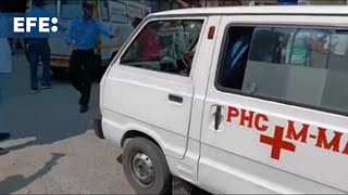 Al menos 21 muertos y 30 heridos en un accidente de autobús en la Cachemira india