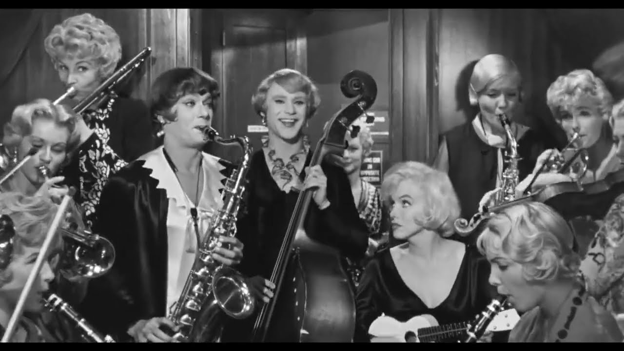 🚩 MARILYN  MONROE in SOME LIKE IT HOT (1959) Directed by Billy Wilder