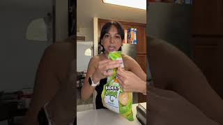 Esta Mujer Tiene Una Técnica Única Para Empacar Papas Fritas.
