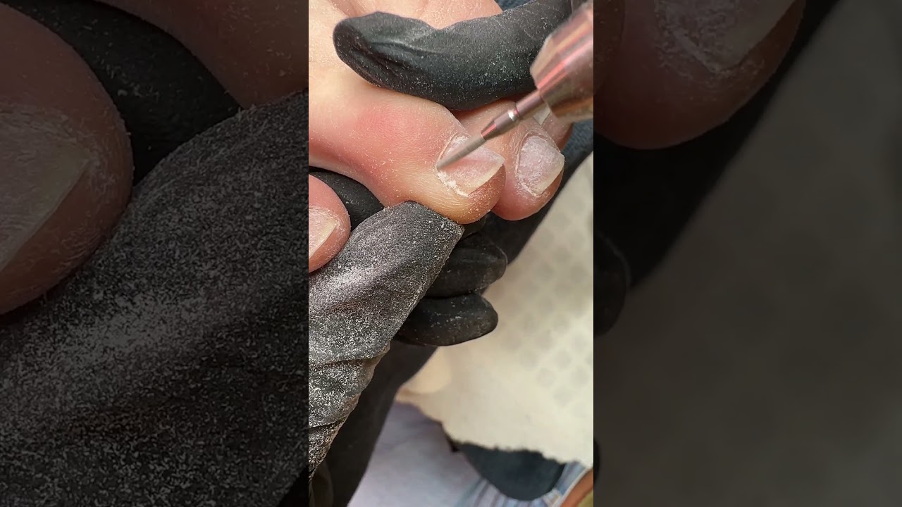 Русский гелевый педикюр, запись = bio! 📍Орегон-Сити