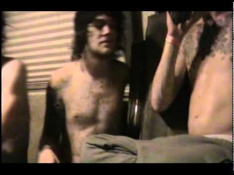 Asking Alexandria & Anger Management's Victoria "M...