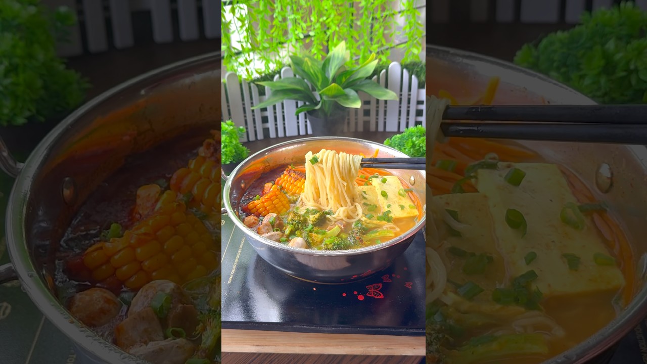 #shorts Maggi Hotpot for Rainy Season #easyrecipe #ashortaday