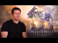 Mark Wahlberg speaks german - Interview Transformers 4