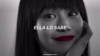 Ella lo sabe, ella lo sabe y yo sé que ella lo sabe - She knows: Tik tok (español)