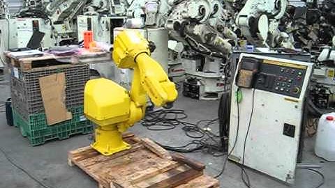 Fanuc industrial robot Arcmate 100i with RJ controller - part 1