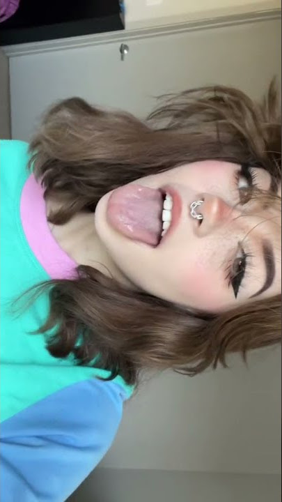 Hannah Uwu cute Tongue😍