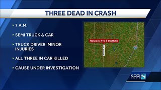 3 killed in Iowa crash involving Mack semitrailer