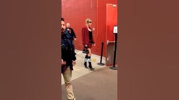 Taylor Swift’s security yell at photographers to standup! 😦 #shorts #taylorswift #celebrity