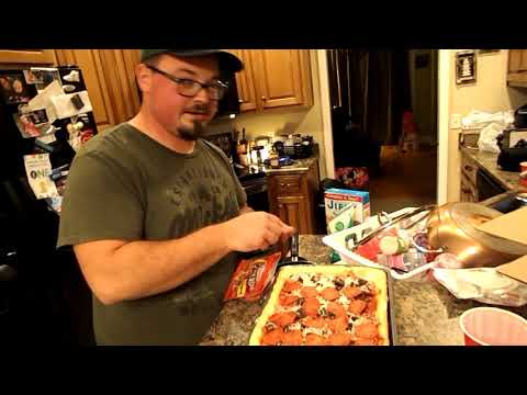 Making a homemade pizza video!!