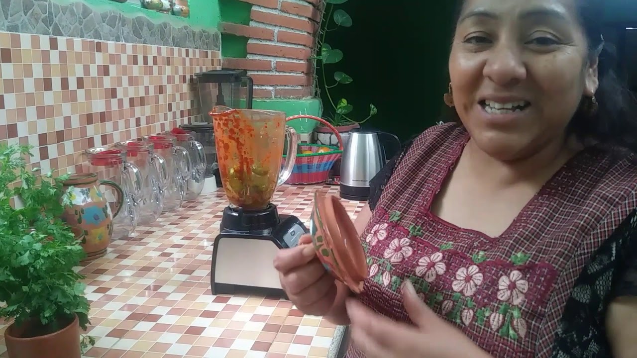 Preparando chorizo para los molotes