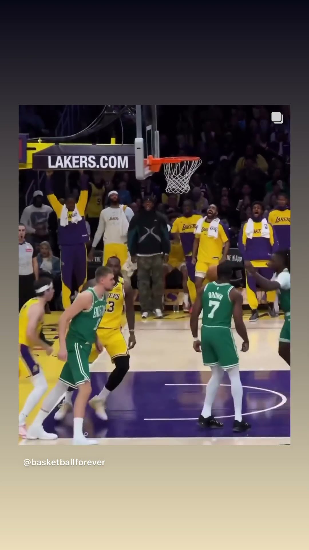 KING JAMES ? #hoodnews #lebronjames #NBA #lakers #celtics #dunk #viralvideo #basketball #how #wow