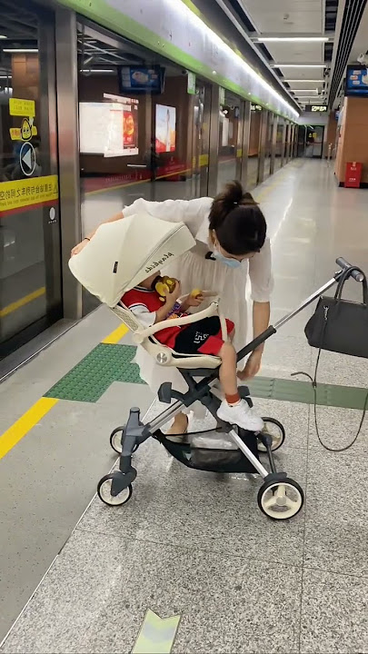 This is the best stroller for your little one. #babystroller #kids #stroller #baby #light