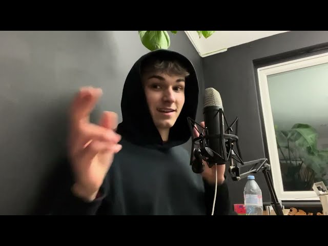 the new  M I C R O P H O N E  ( exclusive )