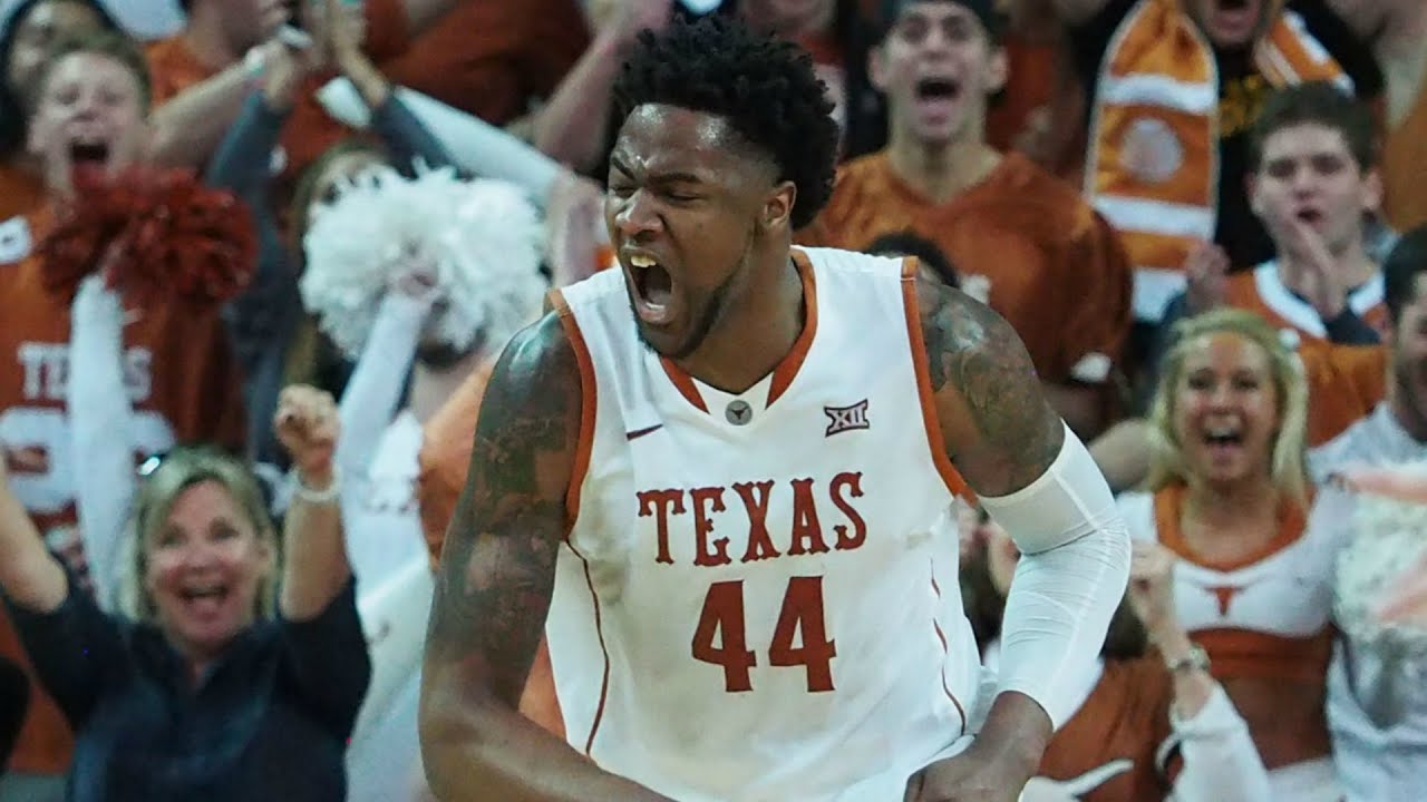 Texas' Prince Ibeh's Block Of The Night With Volleyball Spike | CampusInsiders
