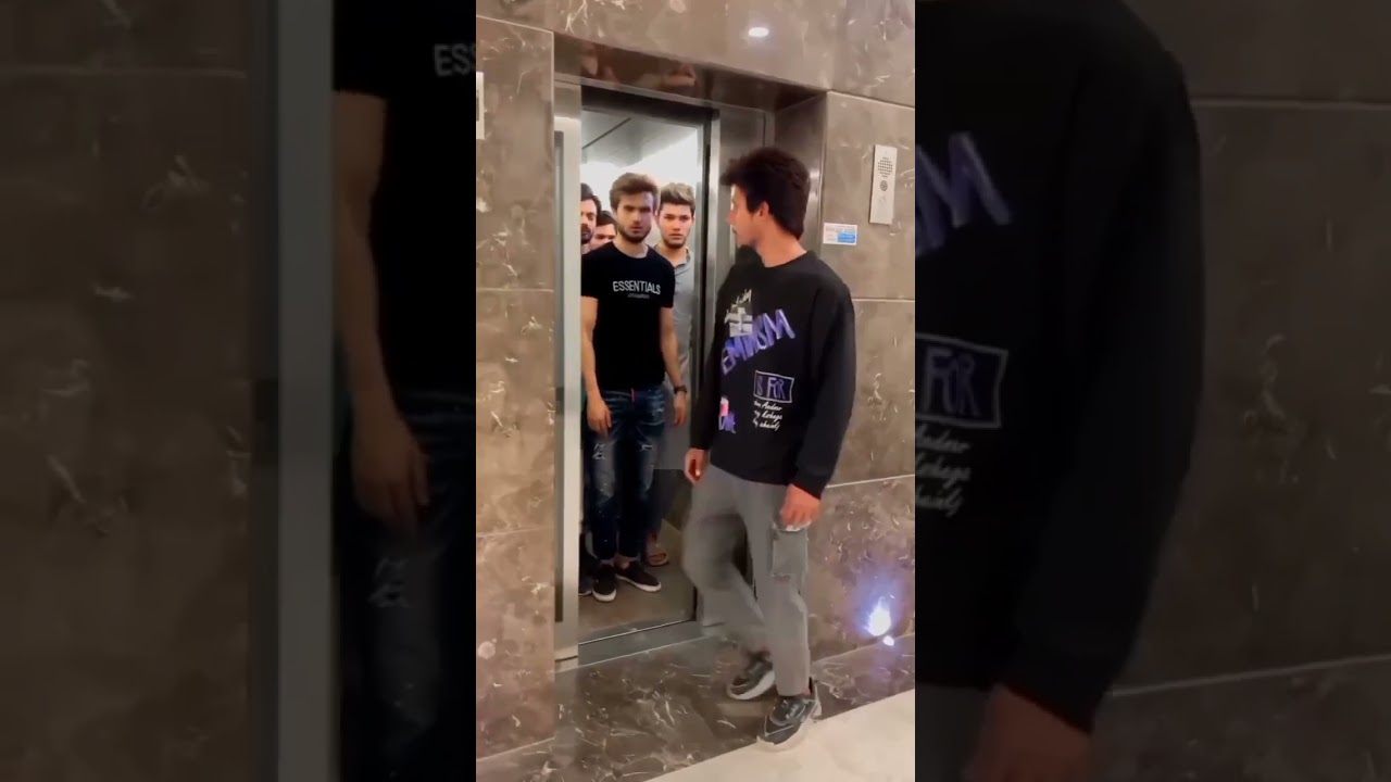 在 YouTube 上觀看「Would you take the elevator?😂😂😂 #shorts #fart #2023」 在 YouTube 上觀看「Would you take the elevator?😂😂😂 #shorts #fart #2023」