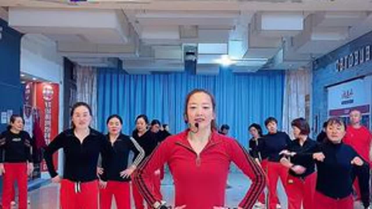 《我曾用心爱着你》大众健身操完整版！适合男女老少每天跟练！#有氧健身操 #适合所有人的健身动作 #全民健身你我同行 #简单易学 #美美哒健身操完整版