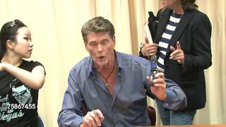 Knight Rider star David Hasselhoff Sign his book '